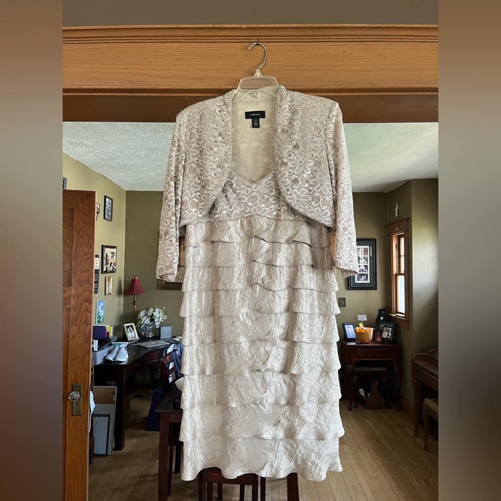 Women’s dress